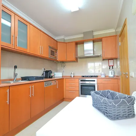 Millennium Plaza Al Appartement